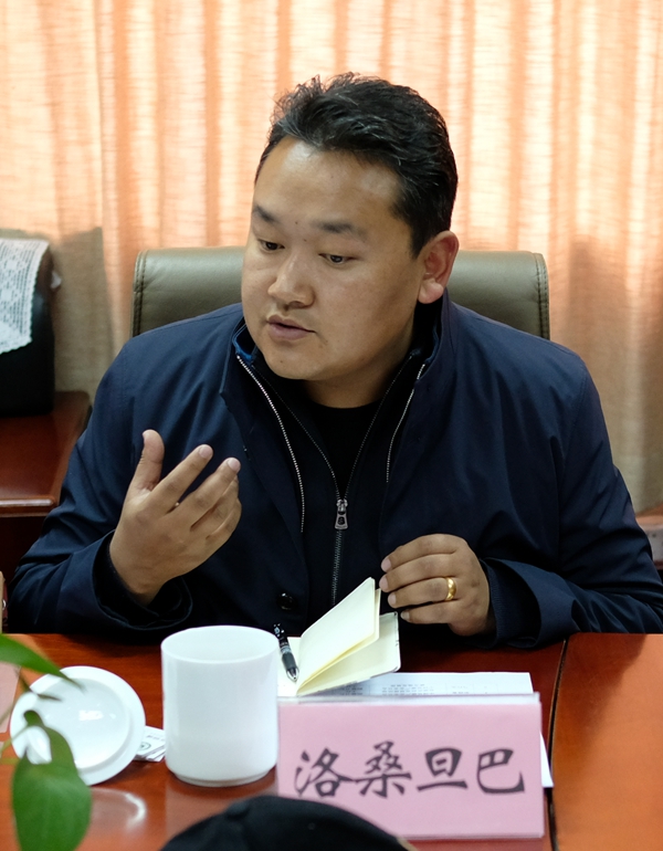曲水县副县长宋友禄首先发言说:"曲水县是国家级贫困县,辖1个